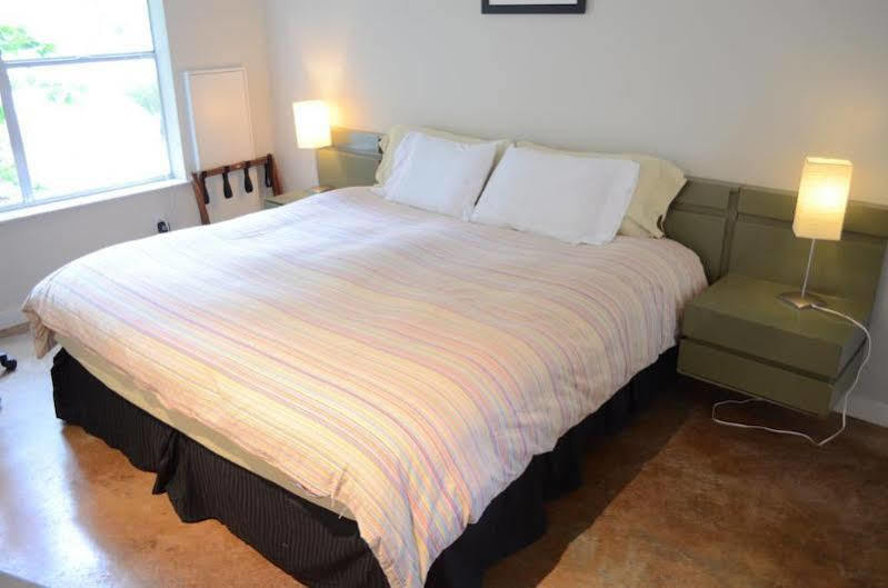Modern B & B Houston Extérieur photo