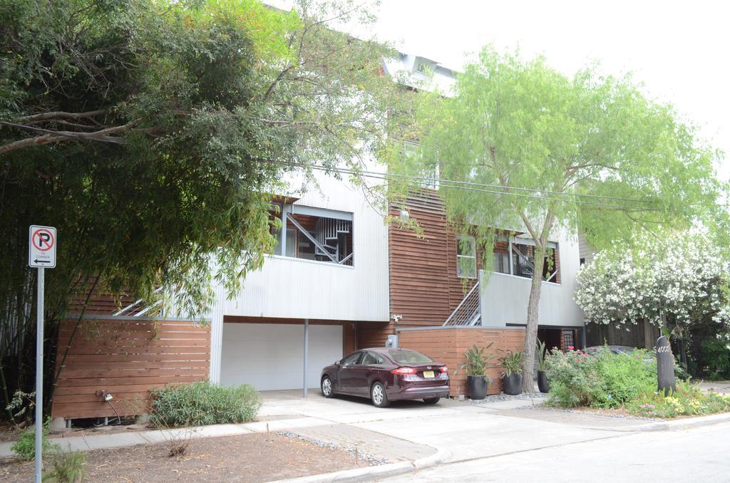 Modern B & B Houston Extérieur photo